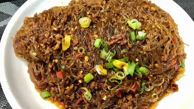 305. Sautéed Vermicelli with Spicy Minced Pork 螞蟻上樹
